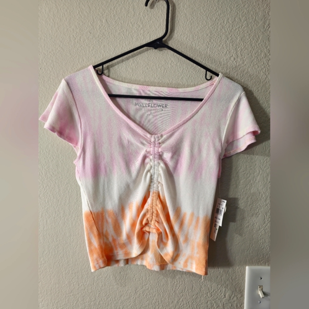 Medium Wallflower Pink, Orange, & White Short Sleeve Crop Top
